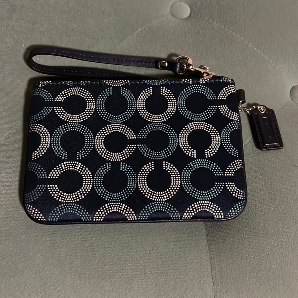 BRAND NEW Authentic COACH Wristlet